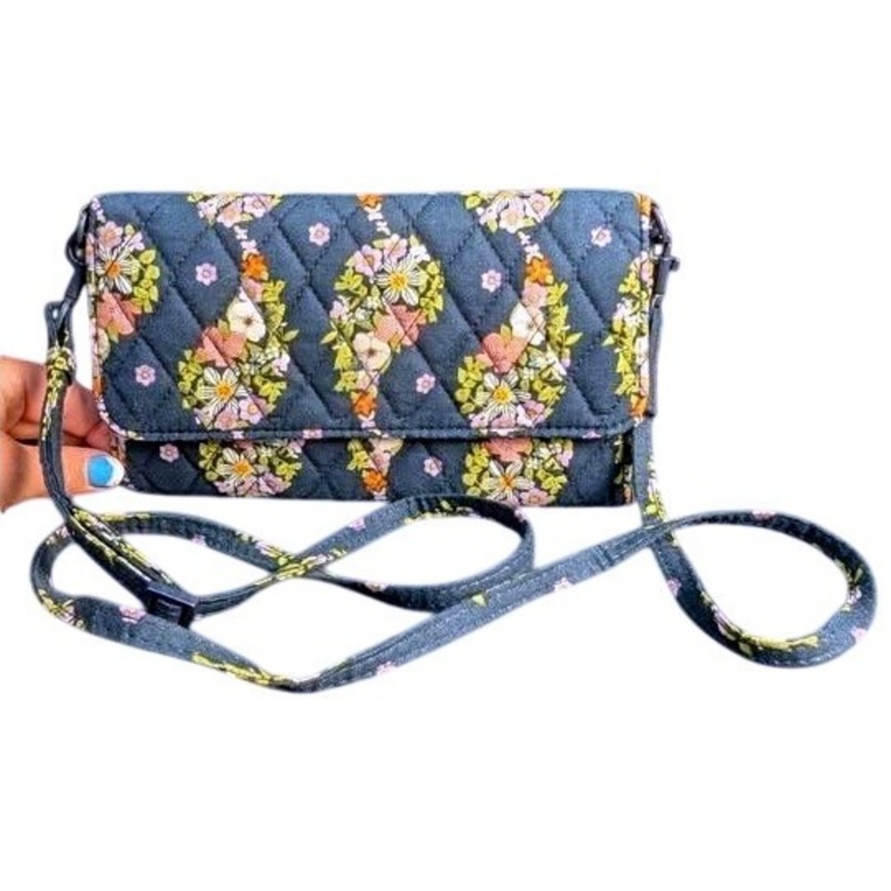 Vera Bradley ~ Quilted Cotton Wallet Crossbody Purse ~ Paisley‎ Rain Pattern